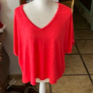 Armadio Short Sleeve V Neck Tee XL NWT ♥️